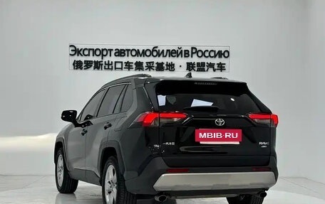 Toyota RAV4, 2022 год, 2 364 000 рублей, 5 фотография