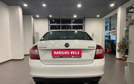 Skoda Rapid I, 2018 год, 1 200 000 рублей, 4 фотография