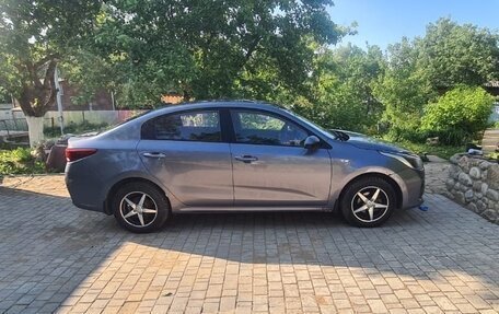 KIA Rio IV, 2018 год, 900 000 рублей, 3 фотография