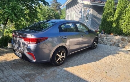 KIA Rio IV, 2018 год, 900 000 рублей, 4 фотография