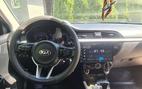 KIA Rio IV, 2018 год, 900 000 рублей, 15 фотография