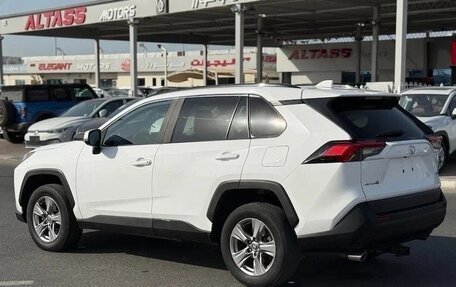 Toyota RAV4, 2022 год, 2 715 000 рублей, 4 фотография