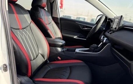 Toyota RAV4, 2022 год, 2 715 000 рублей, 10 фотография