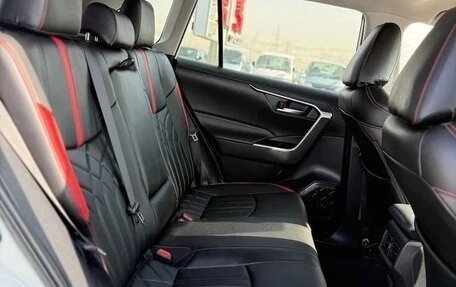 Toyota RAV4, 2022 год, 2 715 000 рублей, 11 фотография