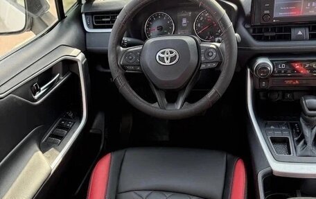Toyota RAV4, 2022 год, 2 715 000 рублей, 8 фотография