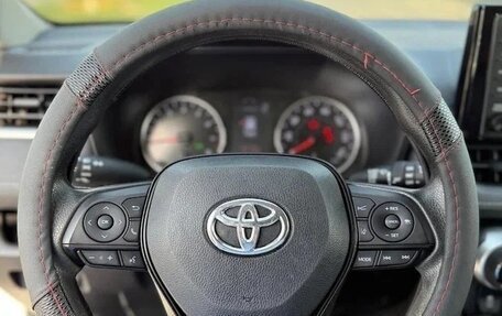 Toyota RAV4, 2022 год, 2 715 000 рублей, 9 фотография