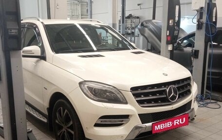 Mercedes-Benz M-Класс, 2012 год, 1 800 000 рублей, 2 фотография