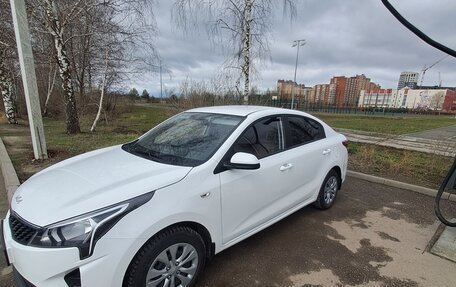 KIA Rio IV, 2022 год, 1 900 000 рублей, 3 фотография
