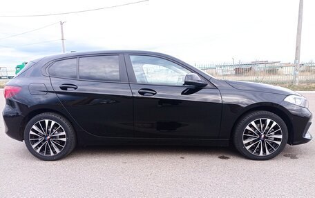 BMW 1 серия, 2021 год, 1 950 000 рублей, 3 фотография
