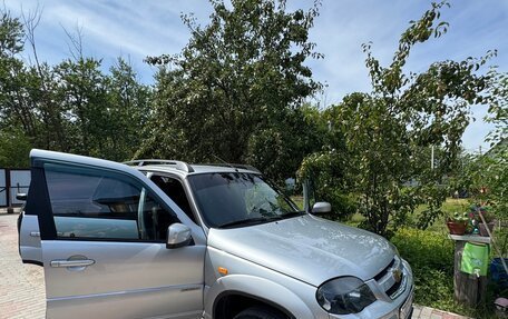Chevrolet Niva I рестайлинг, 2017 год, 775 000 рублей, 4 фотография