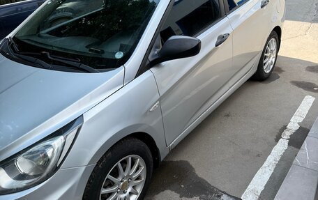 Hyundai Solaris II рестайлинг, 2011 год, 685 000 рублей, 2 фотография