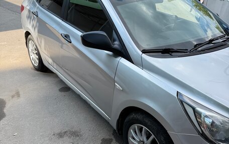 Hyundai Solaris II рестайлинг, 2011 год, 685 000 рублей, 3 фотография