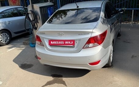 Hyundai Solaris II рестайлинг, 2011 год, 685 000 рублей, 4 фотография