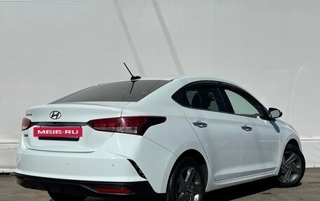Hyundai Solaris II рестайлинг, 2021 год, 1 692 800 рублей, 2 фотография
