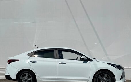 Hyundai Solaris II рестайлинг, 2021 год, 1 692 800 рублей, 13 фотография