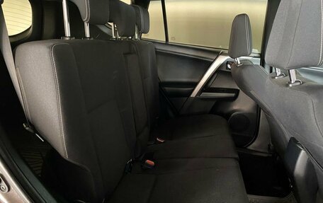 Toyota RAV4, 2018 год, 2 145 000 рублей, 10 фотография