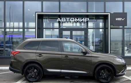 Mitsubishi Outlander III рестайлинг 3, 2018 год, 1 900 000 рублей, 5 фотография