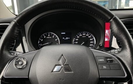 Mitsubishi Outlander III рестайлинг 3, 2018 год, 1 900 000 рублей, 17 фотография