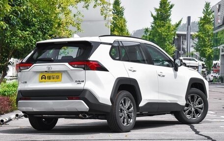 Toyota RAV4, 2025 год, 3 220 000 рублей, 12 фотография