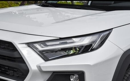 Toyota RAV4, 2025 год, 3 220 000 рублей, 15 фотография