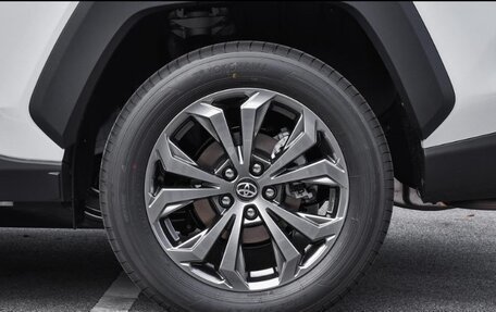 Toyota RAV4, 2025 год, 3 220 000 рублей, 18 фотография