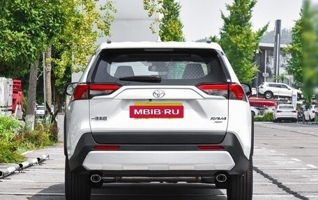 Toyota RAV4, 2025 год, 3 220 000 рублей, 11 фотография
