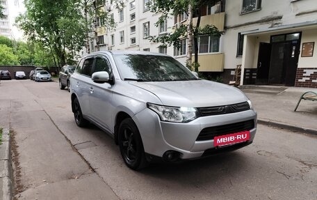 Mitsubishi Outlander III рестайлинг 3, 2012 год, 1 096 000 рублей, 6 фотография