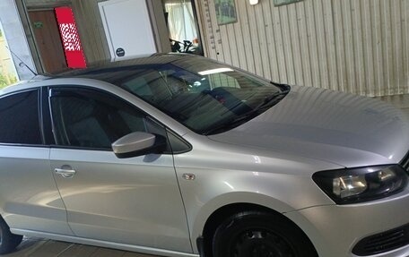 Volkswagen Polo VI (EU Market), 2011 год, 650 000 рублей, 1 фотография