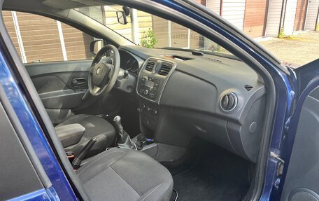 Renault Logan II, 2017 год, 750 000 рублей, 9 фотография