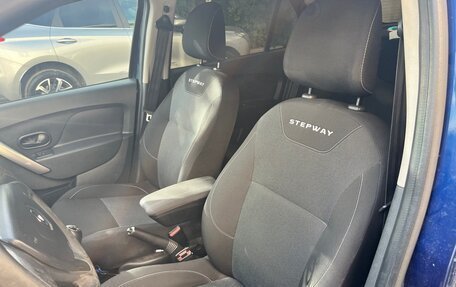 Renault Logan II, 2017 год, 750 000 рублей, 17 фотография