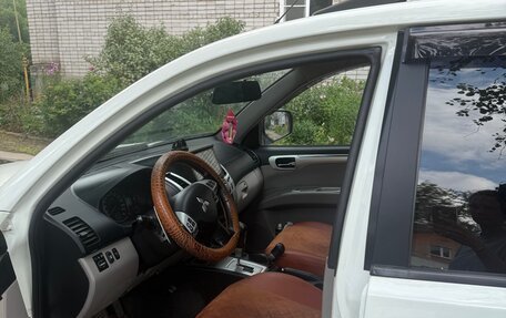 Mitsubishi Pajero Sport II рестайлинг, 2012 год, 1 750 000 рублей, 14 фотография