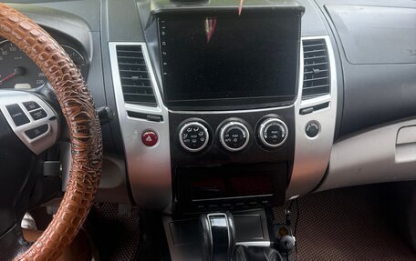 Mitsubishi Pajero Sport II рестайлинг, 2012 год, 1 750 000 рублей, 16 фотография