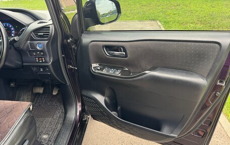 Toyota Noah III, 2014 год, 1 900 000 рублей, 9 фотография