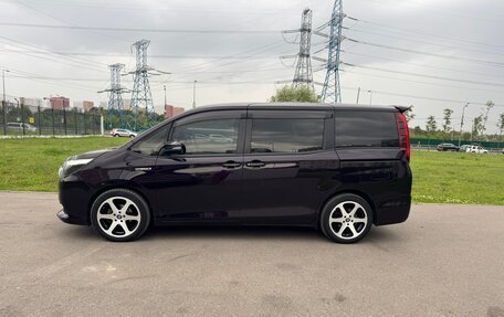 Toyota Noah III, 2014 год, 1 900 000 рублей, 3 фотография