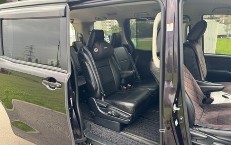 Toyota Noah III, 2014 год, 1 900 000 рублей, 7 фотография