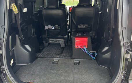 Toyota Noah III, 2014 год, 1 900 000 рублей, 5 фотография
