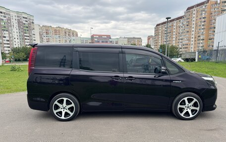 Toyota Noah III, 2014 год, 1 900 000 рублей, 17 фотография