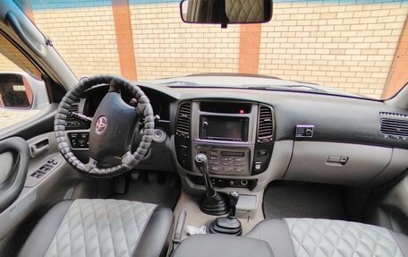 Toyota Land Cruiser 100 рестайлинг 2, 2006 год, 3 000 000 рублей, 7 фотография