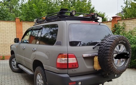 Toyota Land Cruiser 100 рестайлинг 2, 2006 год, 3 000 000 рублей, 3 фотография