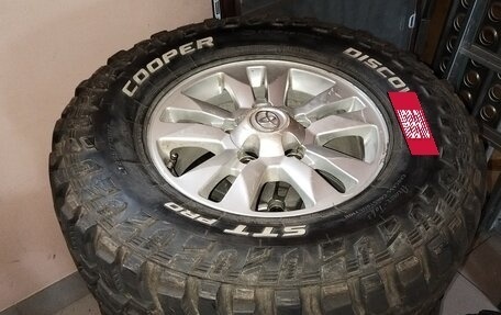 Toyota Land Cruiser 100 рестайлинг 2, 2006 год, 3 000 000 рублей, 14 фотография
