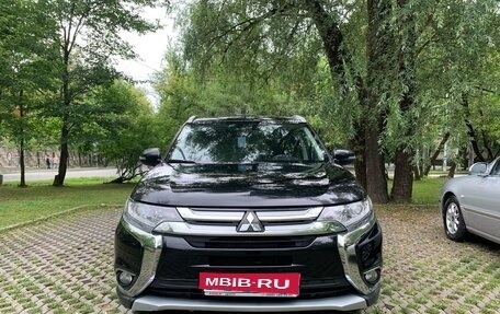 Mitsubishi Outlander III рестайлинг 3, 2015 год, 1 650 000 рублей, 1 фотография