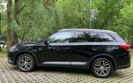 Mitsubishi Outlander III рестайлинг 3, 2015 год, 1 650 000 рублей, 3 фотография