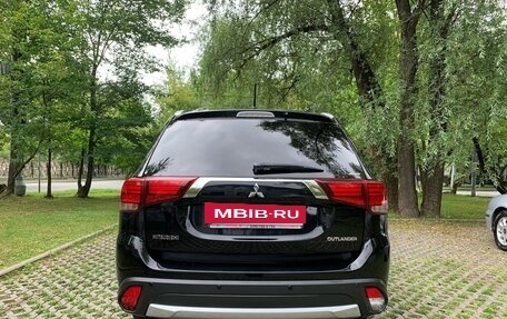 Mitsubishi Outlander III рестайлинг 3, 2015 год, 1 650 000 рублей, 4 фотография