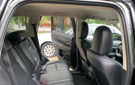 Mitsubishi Outlander III рестайлинг 3, 2015 год, 1 650 000 рублей, 7 фотография