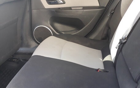 Chevrolet Cruze II, 2014 год, 800 000 рублей, 8 фотография