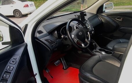 Hyundai Tucson III, 2010 год, 1 599 000 рублей, 10 фотография