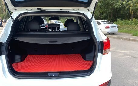 Hyundai Tucson III, 2010 год, 1 599 000 рублей, 13 фотография