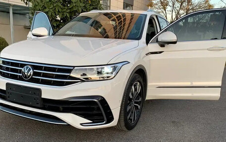Volkswagen Tiguan II, 2022 год, 2 200 045 рублей, 4 фотография