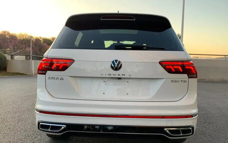 Volkswagen Tiguan II, 2022 год, 2 200 045 рублей, 7 фотография