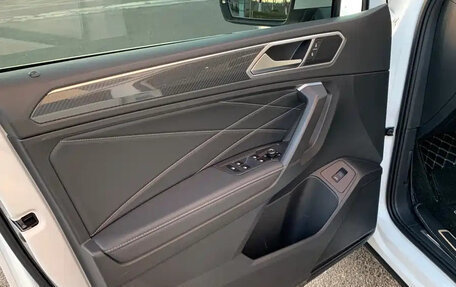 Volkswagen Tiguan II, 2022 год, 2 200 045 рублей, 19 фотография